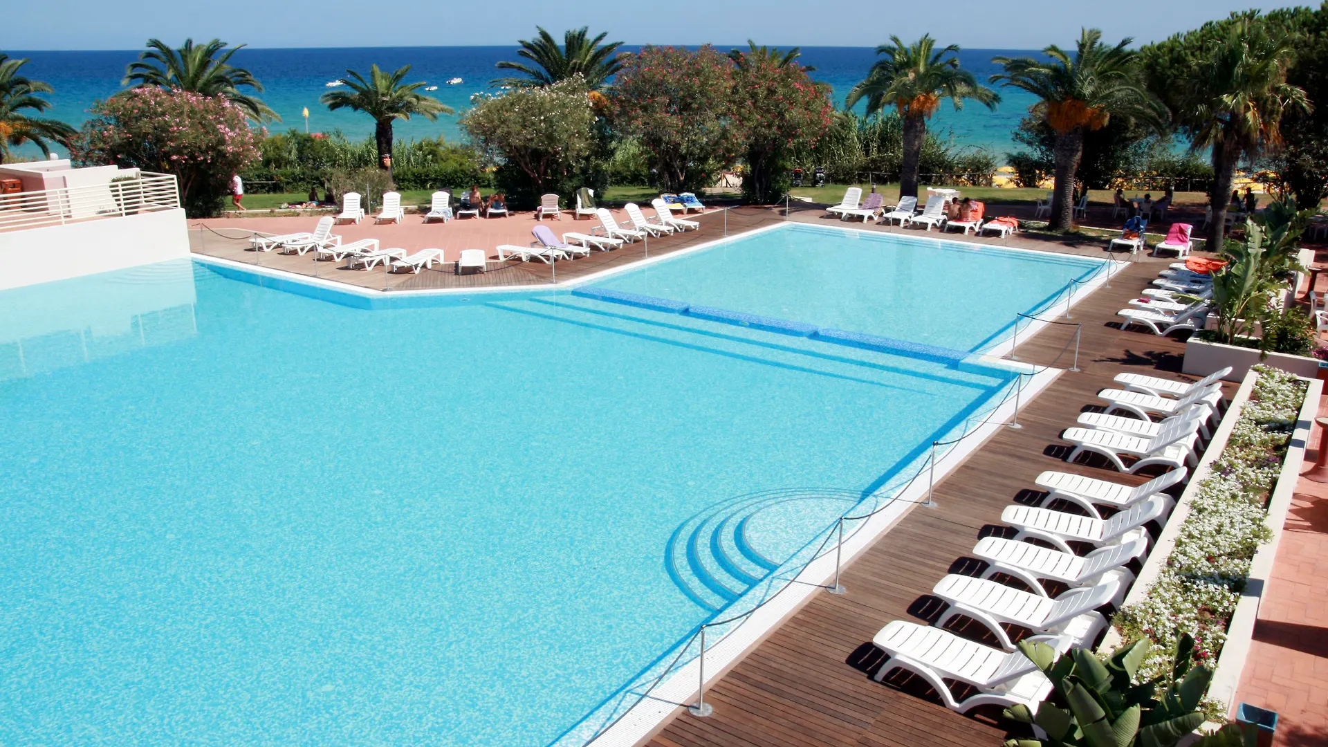 Th Costa Rei - Free Beach Resort 4*,  Italië